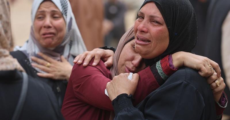 Abbas urges Hamas to free Gaza hostages as Israeli strikes kill 18