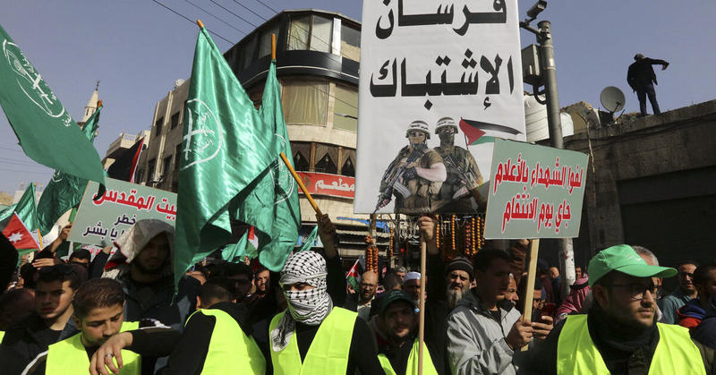 Jordan bans Muslim Brotherhood as king visits Saudi Arabia