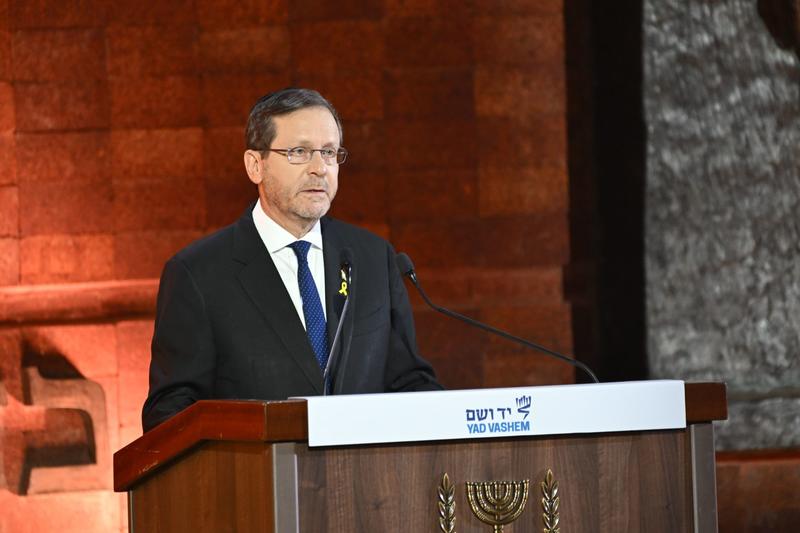 Herzog at Yad Vashem: ‘History won’t forgive those destroying Israel from within’