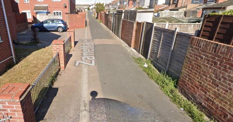 Thieves steal laptop from car in afternoon raid