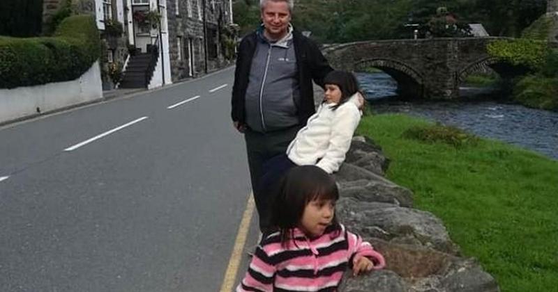 Father warned police he had knife moments before killing daughters and their aunt