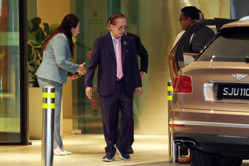 Tensions Loom At Billionaire Kwek Family’s CDL As Sparks Fly At Shareholders’ Meeting