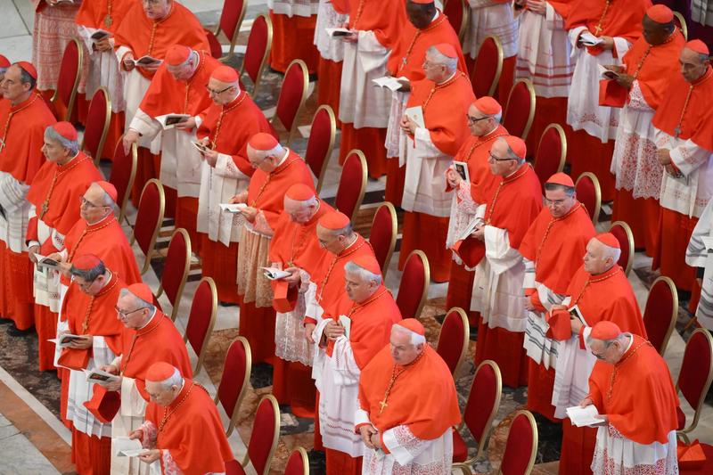 Quanto guadagnano i cardinali? Un’analisi dei vertici della Chiesa
