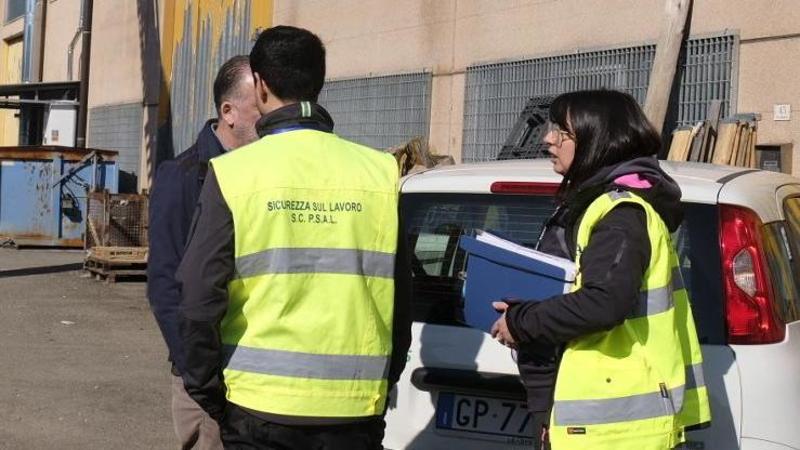 Bascapè, incidente sul lavoro: operaio ferito al piede da un muletto