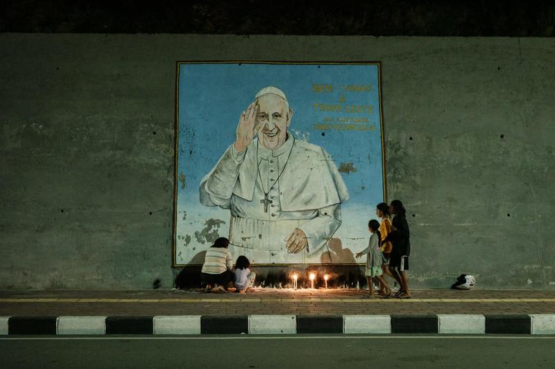 Communion médiatique autour du pape François : où est passé l’esprit critique ?