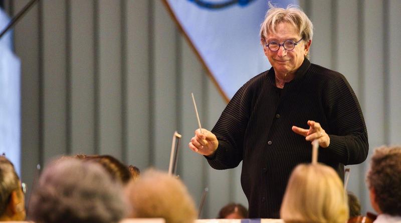 Battling cancer, Jewish conductor Michael Tilson Thomas prepares for his last concert