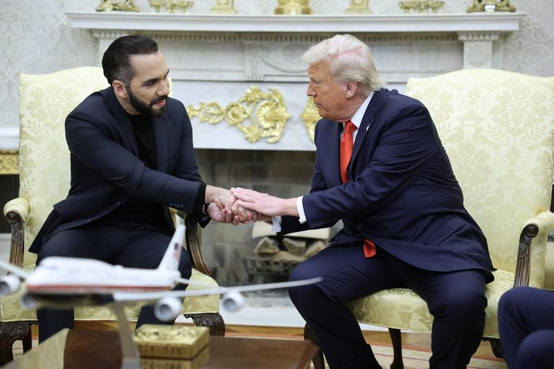 Trump Fails to Answer Easy Question on Payments to El Salvador