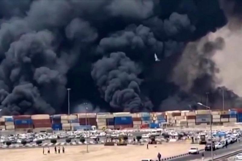 A massive explosion and fire strikes Iranian port and injures at least 516 people