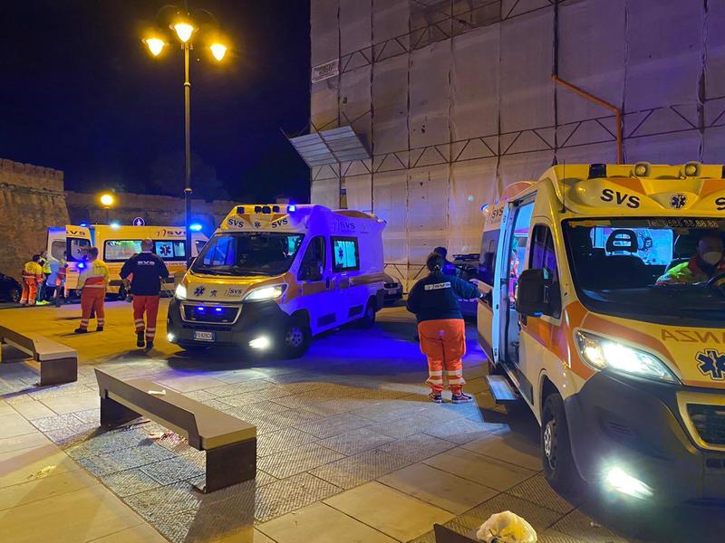 Livorno, marito e moglie si prendono a botte e finiscono in ospedale