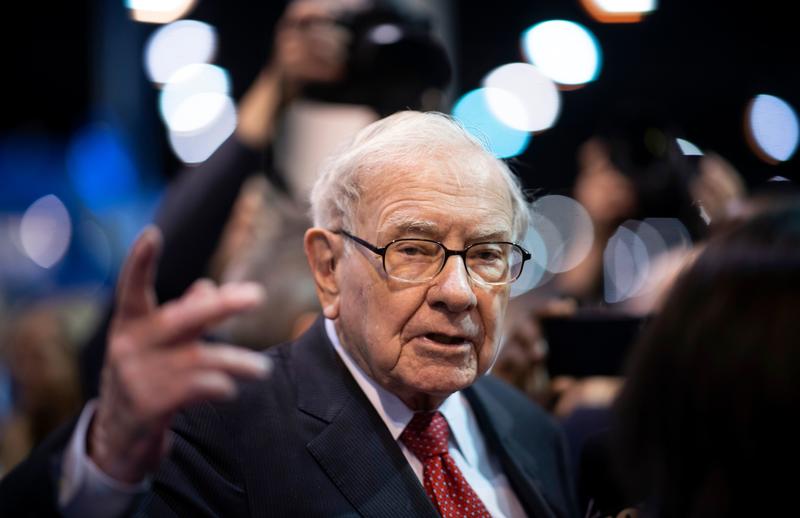 Warren Buffett Is Hosting a Book Auction to Help an Omaha Homeless Shelter
