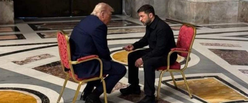 La histórica imagen de Trump y Zelenski en el Vaticano, su primer encuentro tras la bronca en la Casa Blanca