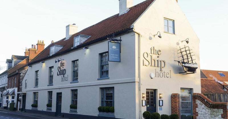 Coastal hotel reveals plans for holiday cottages