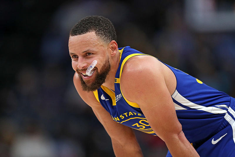 Bill Simmons thinks Warriors, Steph Curry are getting jobbed by refs