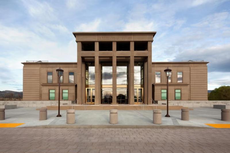 Northern California cop accidentally shot inside courthouse