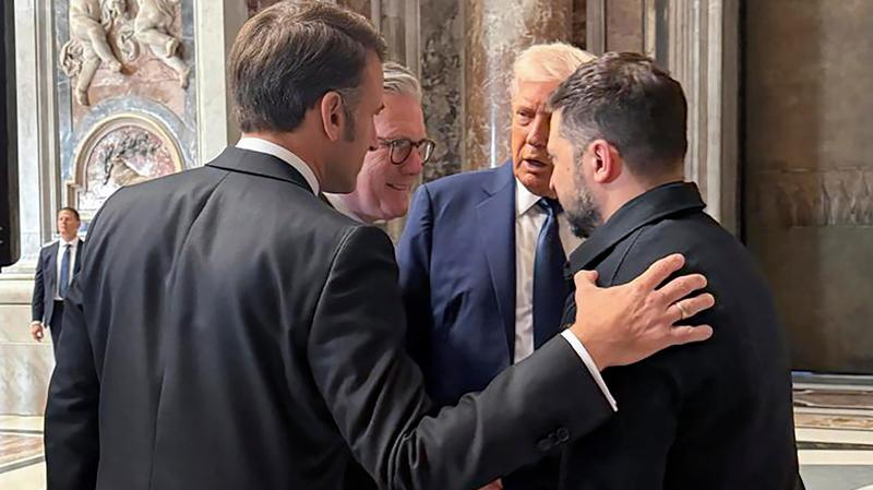 I leader e il ‘protocollo Meloni’. Strette di mano e bilaterali veloci