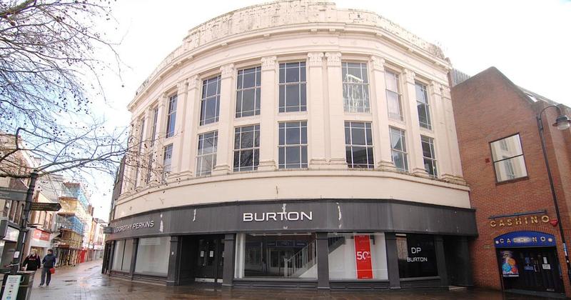 Go-ahead for new flats above landmark town centre store