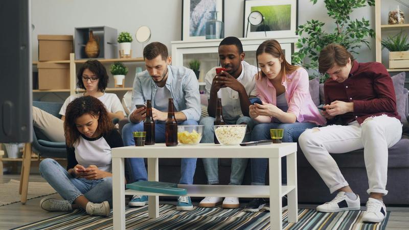 Société connectée, mais fragmentée : comment restaurer le sens du commun ?