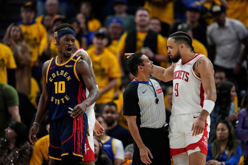 Warriors knock off Rockets in Game 4 in spite of officiating disasterclass