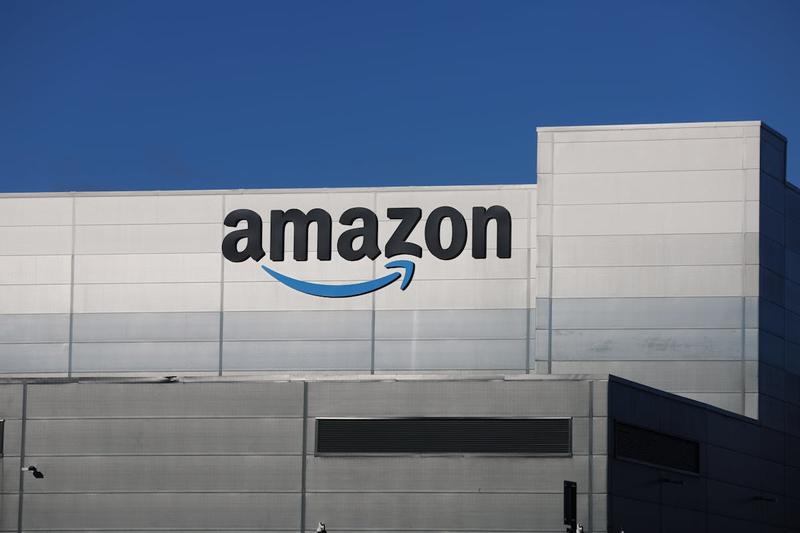 White House Flips Out Over Amazon Plan to Display Tariff Prices
