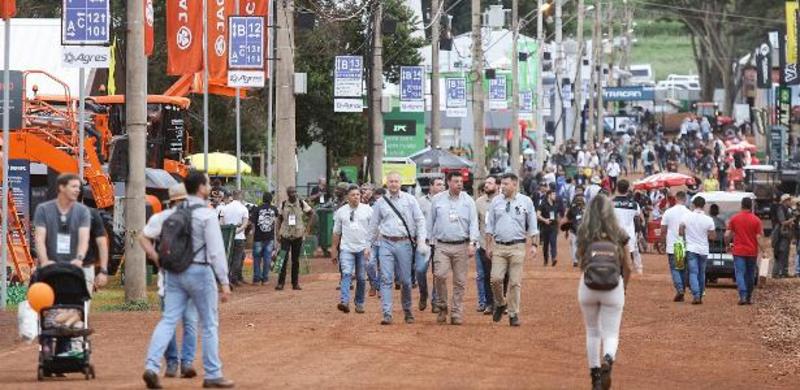 Na Agrishow, linha dolarizada é alternativa a juros elevados para 2025/26