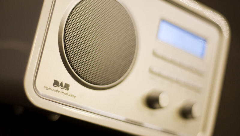 Kristen gjennom radio