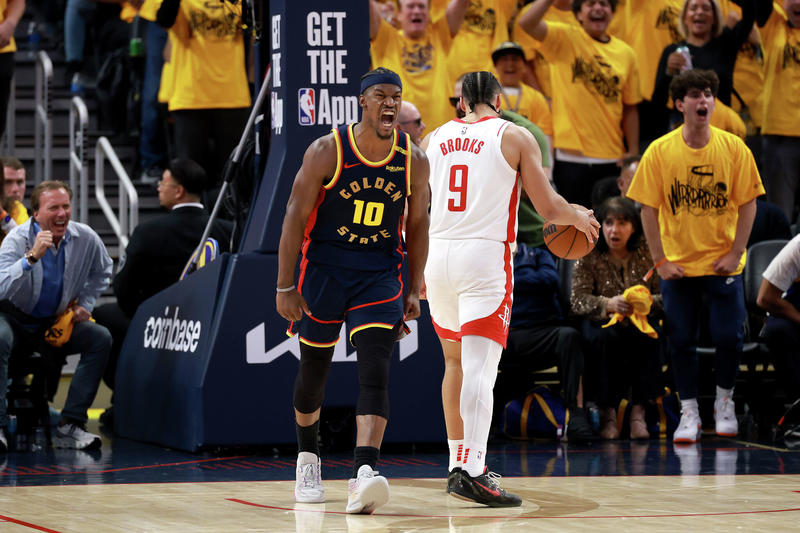 A lot of NBA media members think key foul call in Warriors-Rockets was wrong