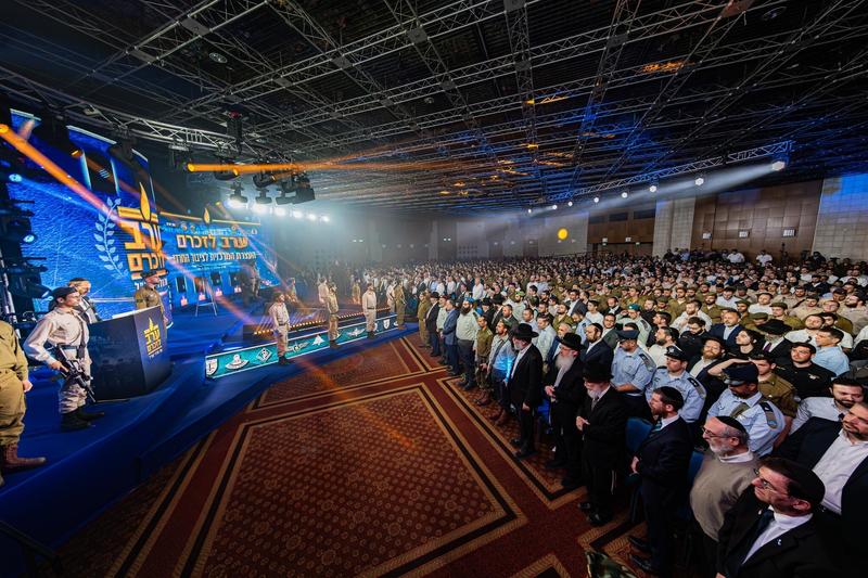 As IDF draft battle rages, Haredim gather on Memorial Day to mourn their fallen soldiers