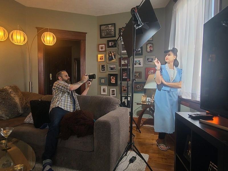 WALLACEBURG ARTS: A photoshoot with a professional artist