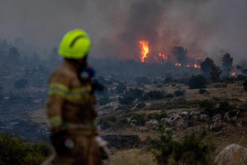 Israel scrambles for international aid as wildfires rage near Jerusalem