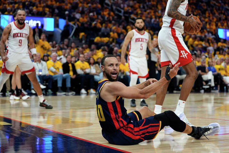 NBA reporters torch refs for Warriors-Rockets: 'Barely resembled basketball'