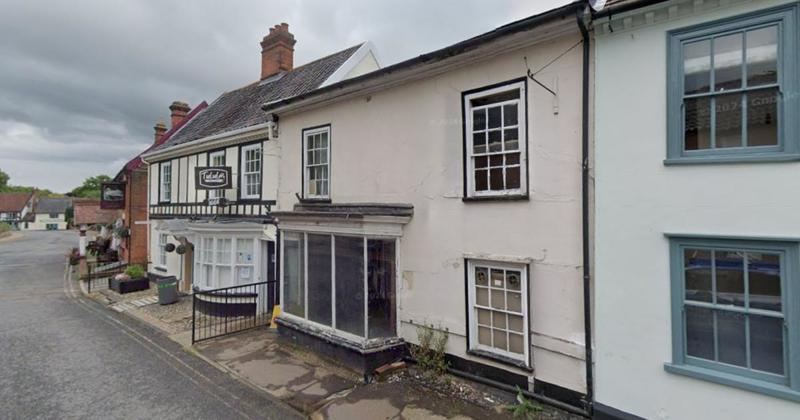 Council blocks plans for 'very cramped' holiday let at former shop
