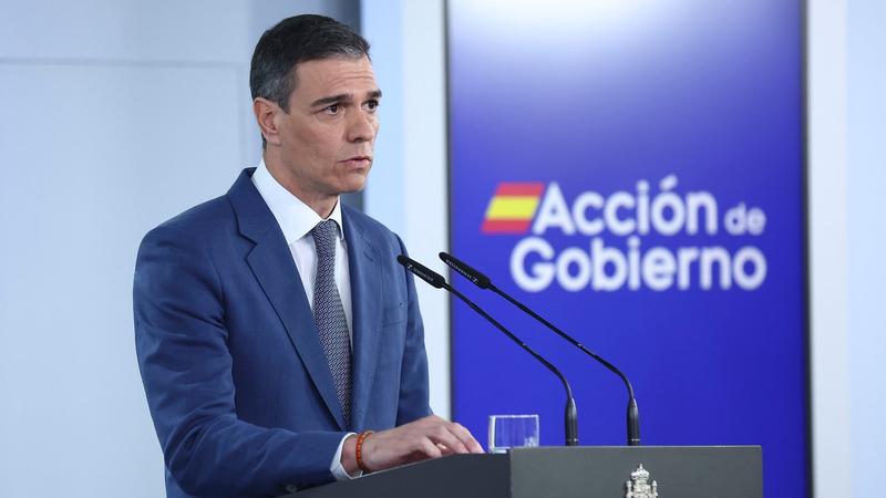 Sánchez cubaniza España: hasta la luz falla