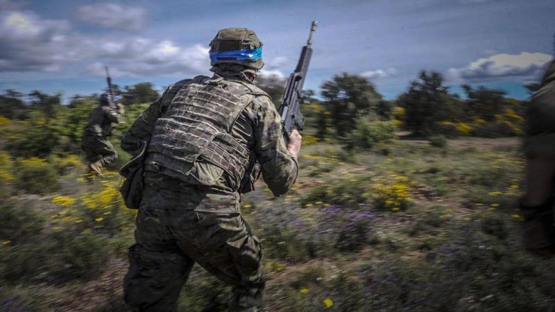 Así adiestra el Ejército a la élite de la defensa de Ucrania en una base de Girona