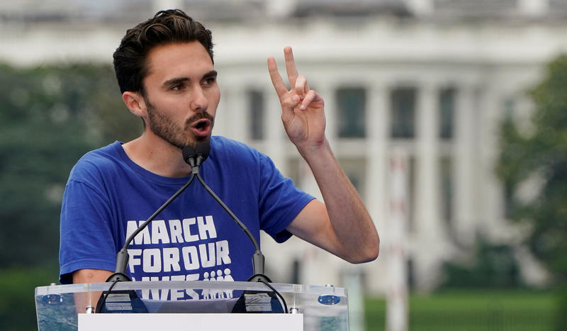 The DNC Is Now on a Hogg Hunt
