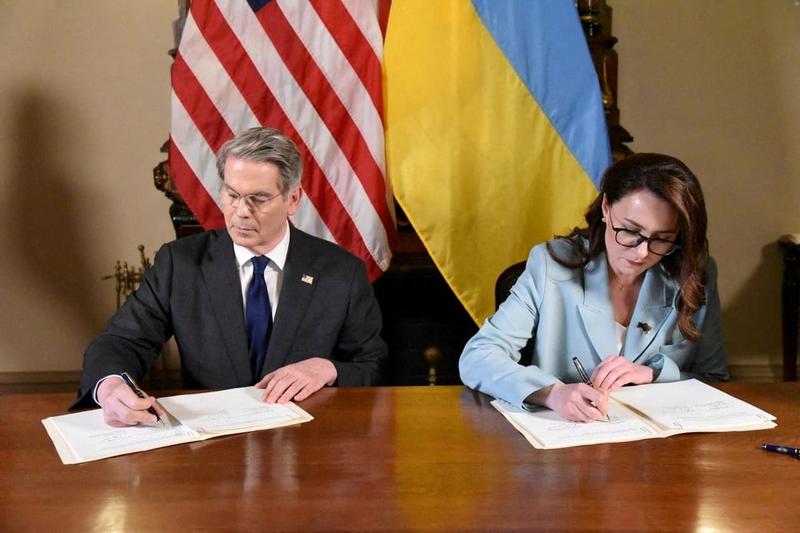 The United States and Ukraine Sign a Long-Awaited Critical Minerals Deal
