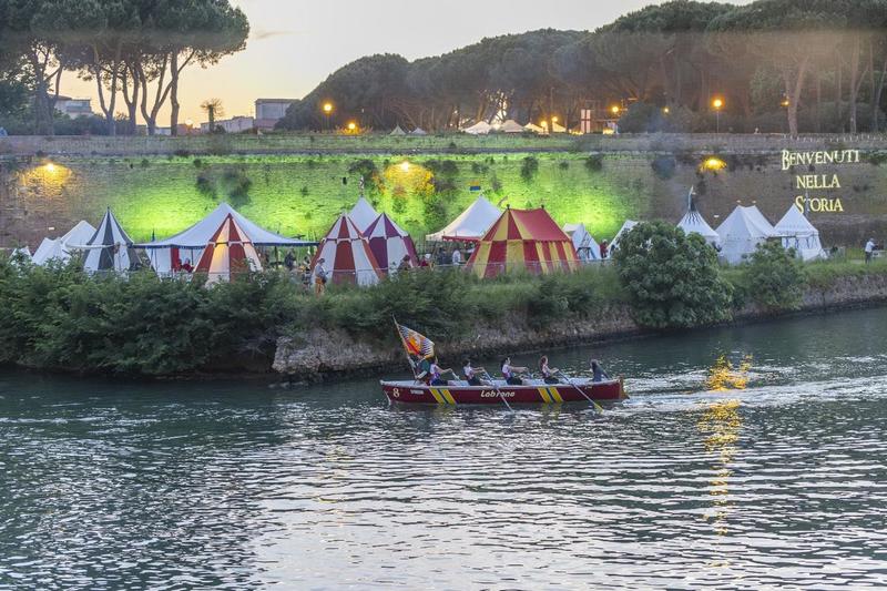 Livorno nel Medioevo tra show, accampamenti, taverne e palio de’ Medici