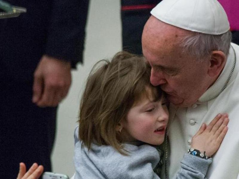 Accogliere, proteggere, integrare: Papa Francesco per l'infanzia