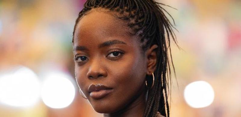 Protagonismo retinto de Clara Moneke rompe exclusão histórica
