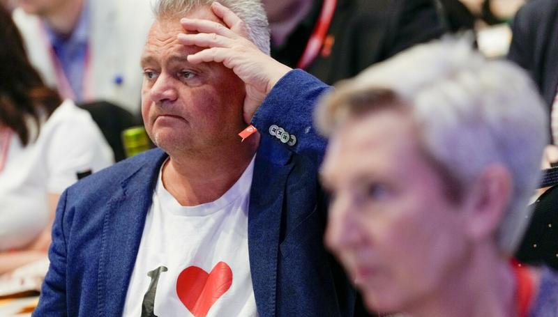 - Selvfølgelig måtte han trekke seg