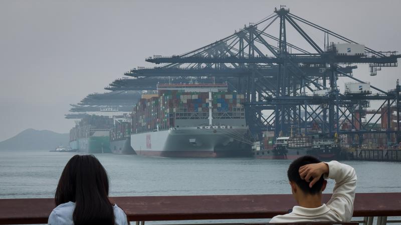 Tra Shenzhen e Los Angeles mercantili fermi: a rischio portuali e camionisti americani
