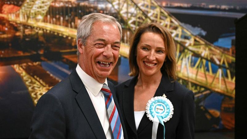 Dalla Dama dell’Impero al banchiere d’affari: chi sono i (pochi) gregari di Farage