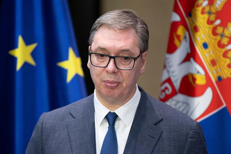 Russland-Reise auf der Kippe: Vučić bricht US-Besuch ab und muss ins Krankenhaus