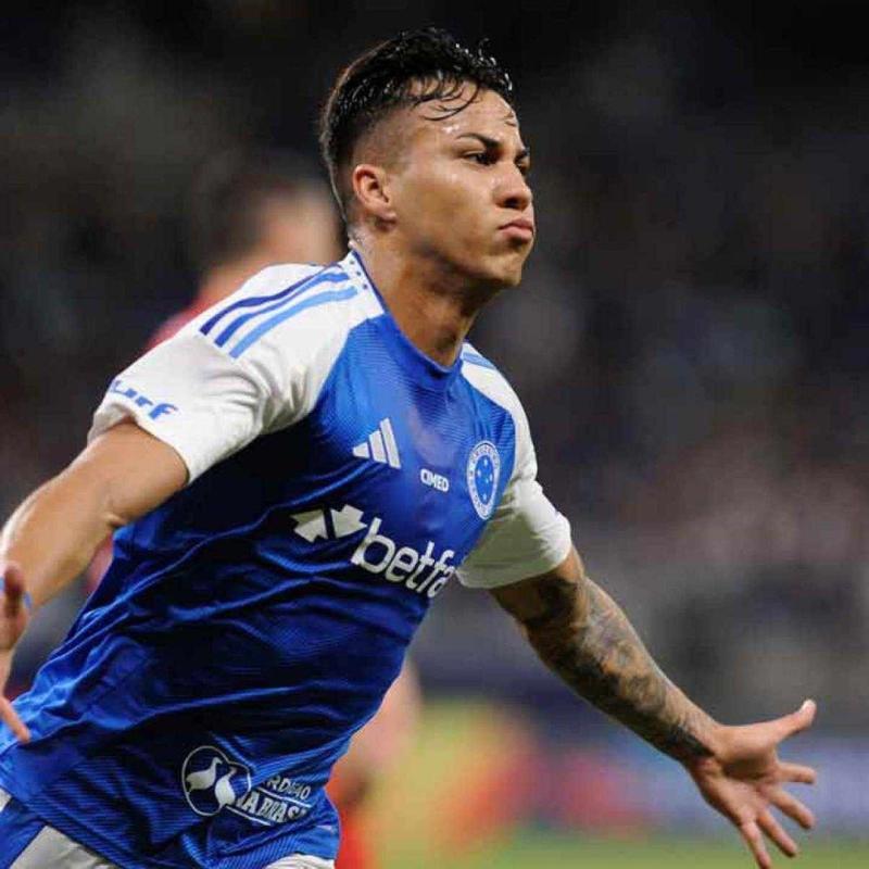 Cruzeiro embalado para assumir a ponta do Brasileirão