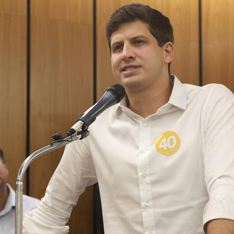 Na liderança do PSB, João Campos é uma promessa de renovação da esquerda