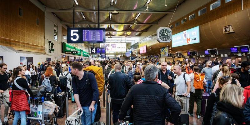 Varför älskar alla stockholmare att stå i kö?