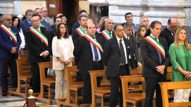 Mons Luigi Renna: «Ai politici chiedo di servire il bene Comune»