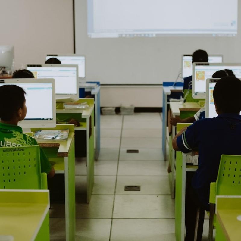 Professores em extinção e a crise na educação: última aula antes do apagão
