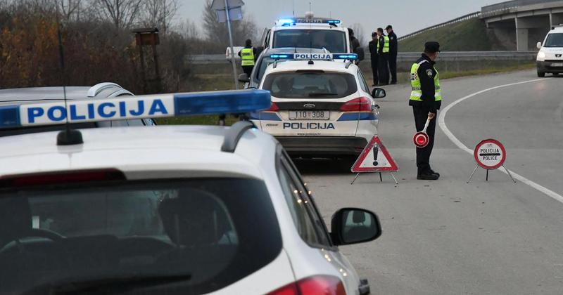 Policija uhvatila tri bjegunca nakon što su autom probili rampu na naplatnoj postaji. U kaosu ozlijeđen jedan policajac