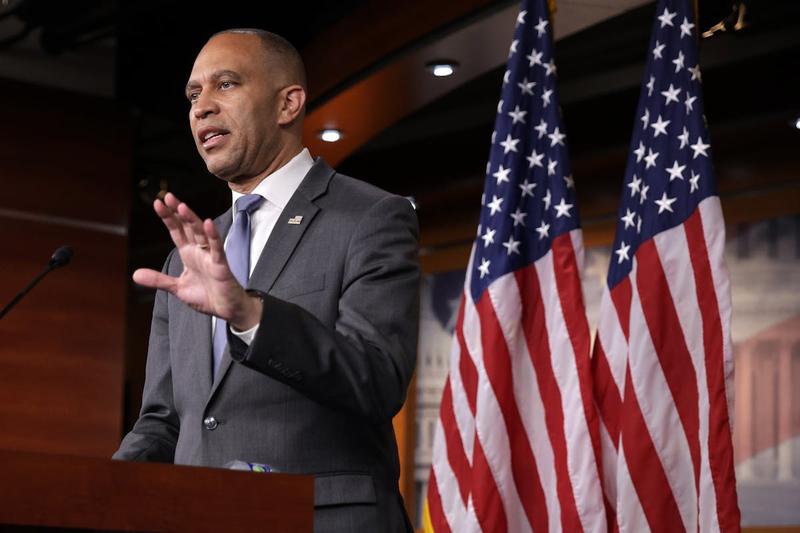 Hakeem Jeffries Majorly Fails Crucial Question About Aide’s Detention