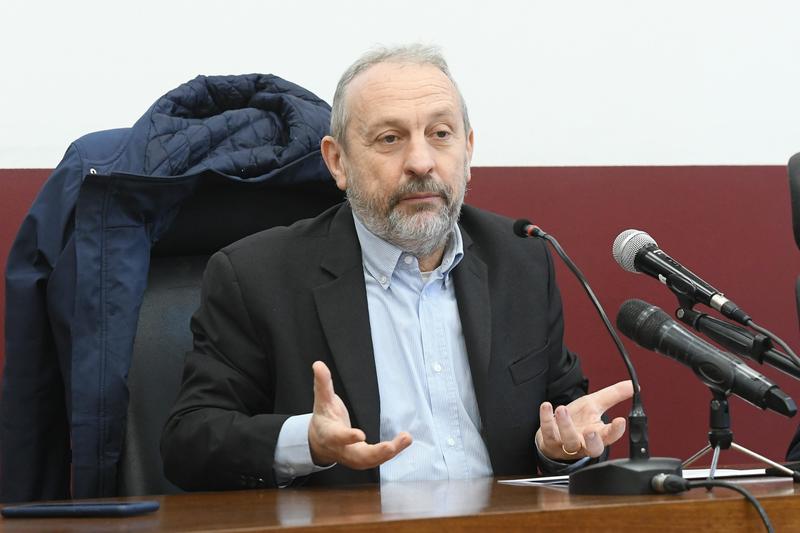 Meloni e il referendum, il costituzionalista: “Così è come non andare a votare” /